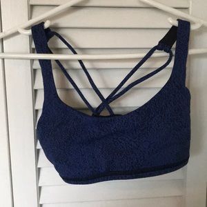 Lululemon workout bra size 4
